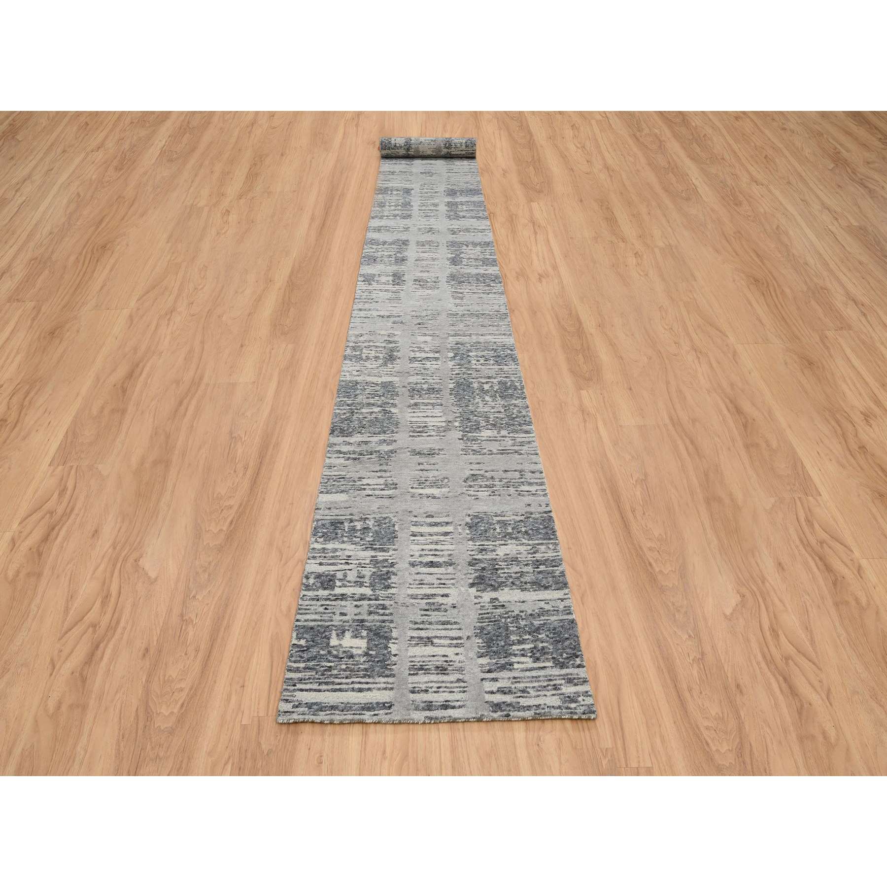 Modern-and-Contemporary-Hand-Knotted-Rug-323485
